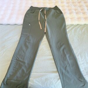 Women’s Figs Kades scrub pants